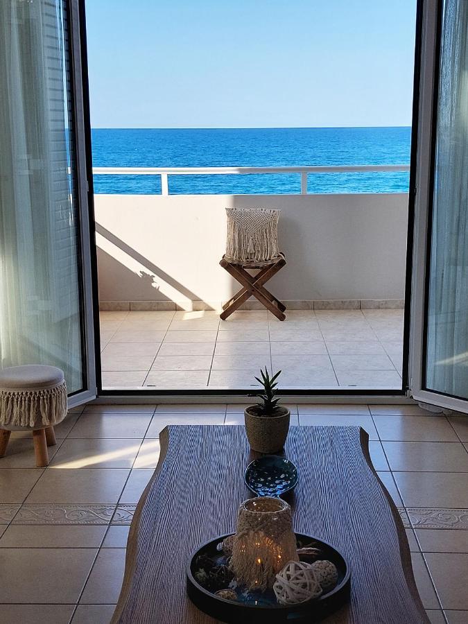 Amazing Beachfront Apartment in Hersonissos Exterior foto